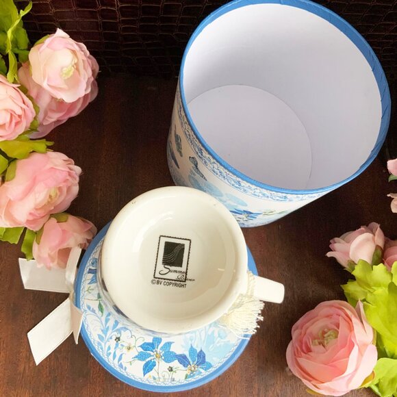 SUMMER RIVER Blue and White Butterfly Mug with Matching Gift Box - Picture 7 of 8